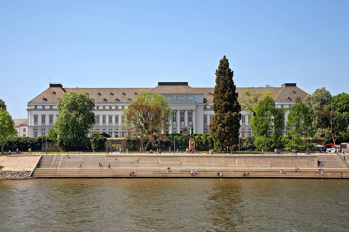 Kurfürstliches Schloss in Koblenz, erbaut 1777–1786 im Stil des französischen Frühklassizismus